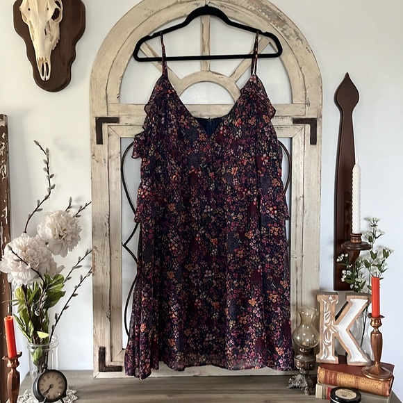 ARULA Dresses & Skirts - NWT Arula Floral Ruffle Accent Dress